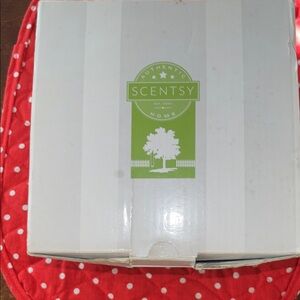 NIB Scentsy Reimagine Wax Warmer. 6”Tall. Fragrant, Creative Room Scent.